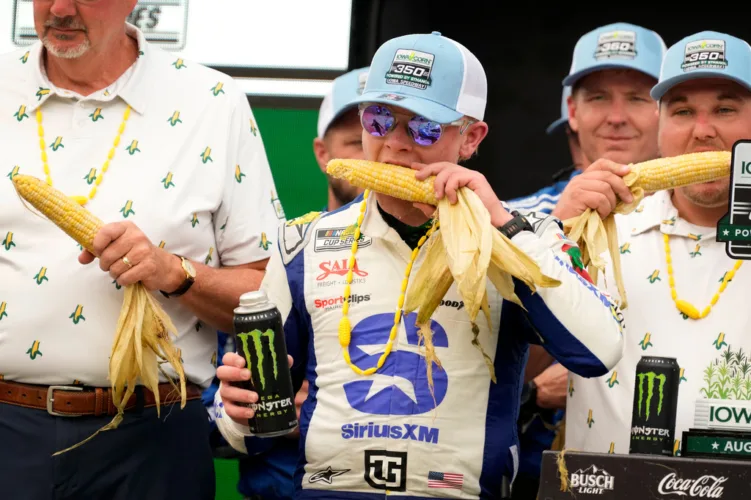 Ty Gibbs holds on to win NASCAR Cup Series race at Iowa Speedway